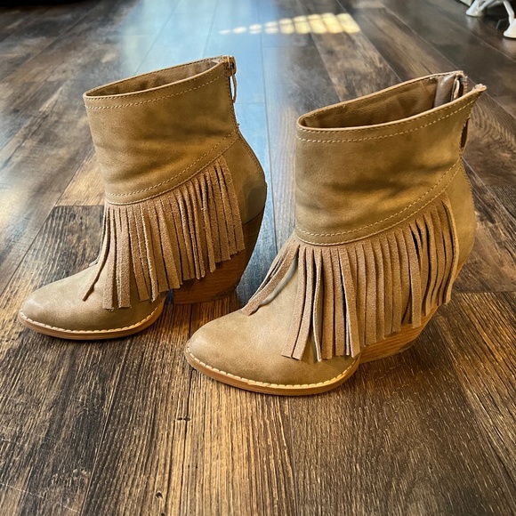 Fringe Booties - Picture 1 of 4